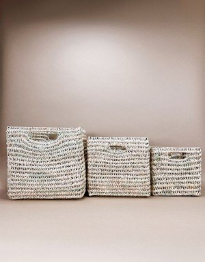 Petite caisse en rafia